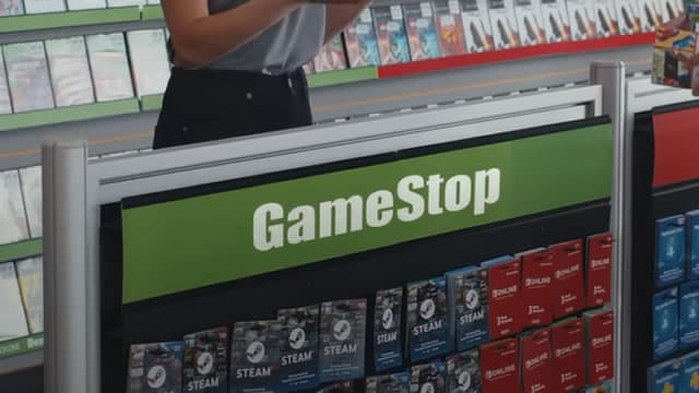 GameStop Stock Edges Lower As Investors Weigh Revenue Decline, Bigger Cash Pile