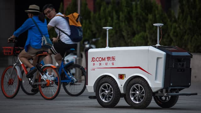 JD.com, Inc. (JD) Advances While Market Declines: Some Information for Investors