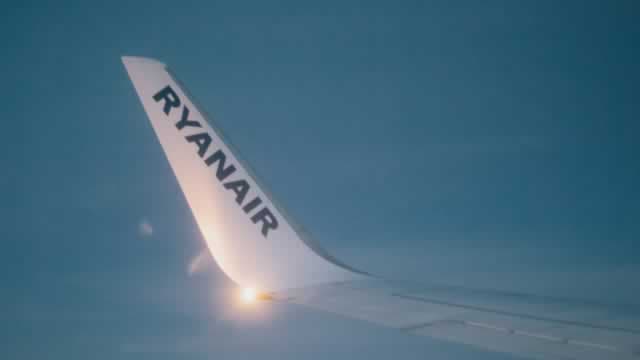 Ryanair Earnings Came Ahead of Estimates in Q3, Revenues Up Y/Y