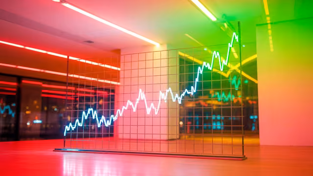 JPMorgan CEO Flags Market Risks: Time to Buy High-Dividend ETFs?