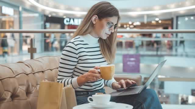 Are Investors Undervaluing Vipshop (VIPS) Right Now?