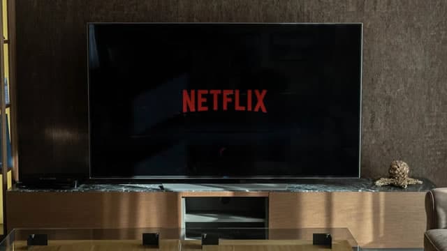 Netflix (NFLX) Earnings Expected to Grow: Should You Buy?
