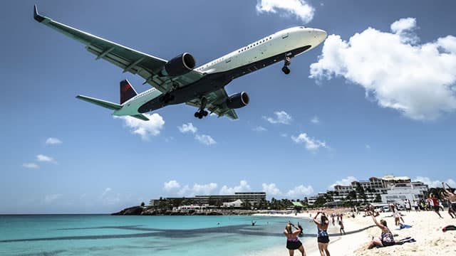 Delta Air Lines Stock Outlook as Premium Demand Fuels Growth