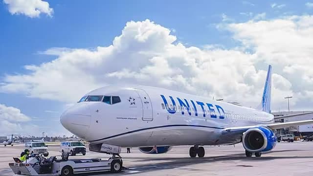 United Airlines (UAL) is a Top-Ranked Value Stock: Should You Buy?