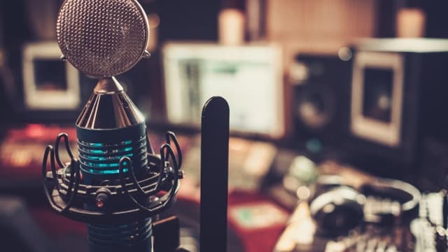 Cumulus Media (CMLS) Reports Q1 Loss, Misses Revenue Estimates