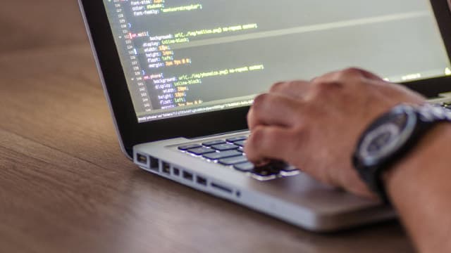 Here's Why Amdocs (DOX) is a Strong Growth Stock