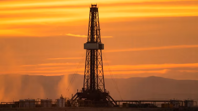 APA vs. LNG: Which Stock Should Value Investors Buy Now?