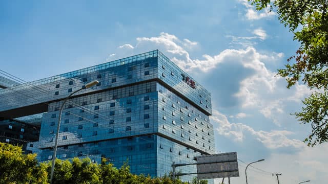 JD.com set to win EU approval for Ceconomy deal, source says