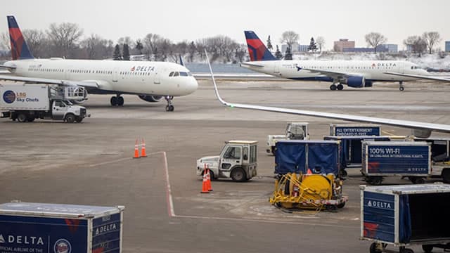 Delta Stock Has 18% Upside to Wall Street's Target, but Three Risks Could Get in the Way