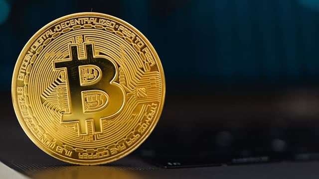 Bitcoin could plunge to $40K: Zacks' John Blank