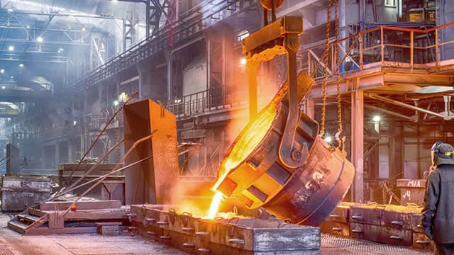Nucor's Latest Dividend: What Steel's Cycles Mean for Your Income