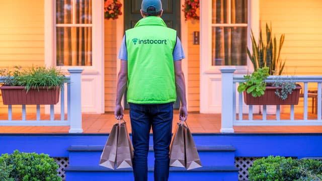 DoorDash Adds Instacart to Its Cart: Reported $17 Billion Deal Talks Ahead of Nov. 4 Earnings