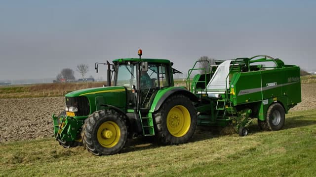 Deere Stock Has Surged 42% This Year. Why You Should Sell, Says Analyst.