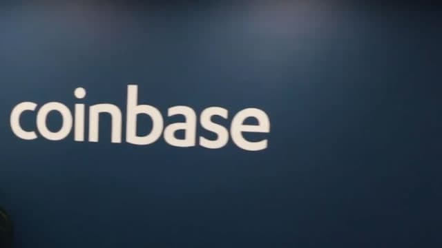 Coinbase stock price forms risky patterns as headwinds rise