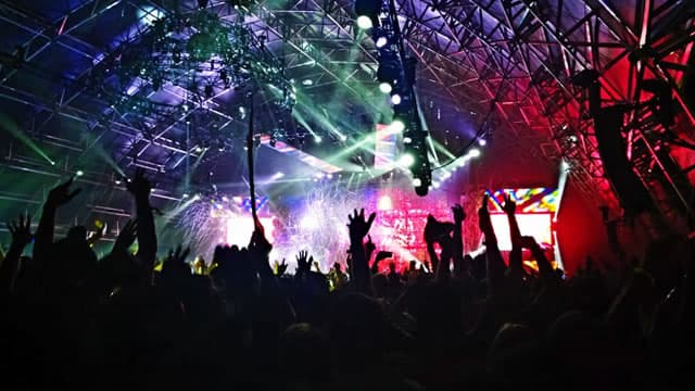 Live Nation (LYV) Q1 Earnings: Taking a Look at Key Metrics Versus Estimates
