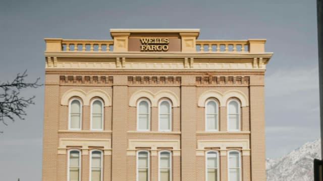 Wells Fargo Stock Dips as Q1 Earnings Lag Estimates, Expenses Rise Y/Y