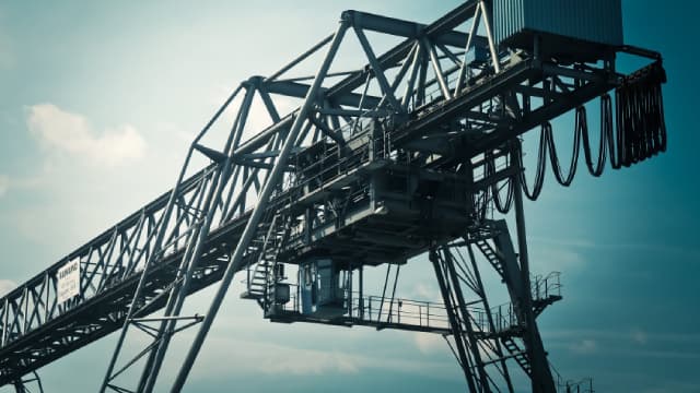 Here's What Key Metrics Tell Us About Agco (AGCO) Q4 Earnings