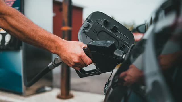 Trade Tracker: Stephanie Link buys more Chevron