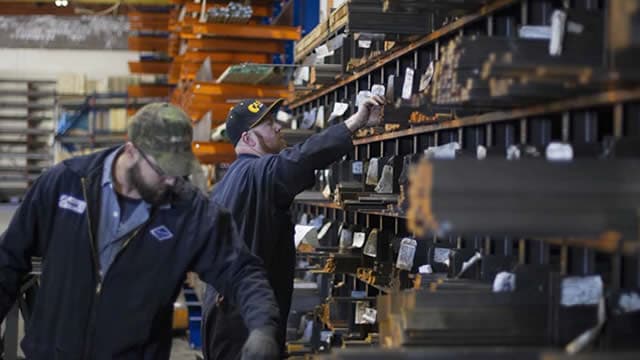 Rare Earth Stocks Drop Tuesday as AI Fears Grow: USA Rare Earth and MP Materials Slide