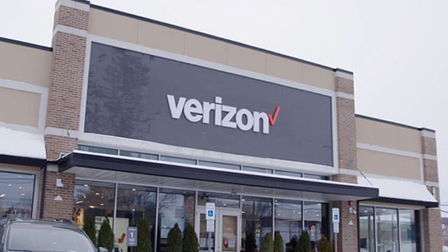 Verizon's outage may have annoyed users, but it didn't bother investors