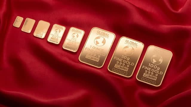 Gold (XAU/USD) Price Forecast: Bearish Structure Tests Key Support Zones
