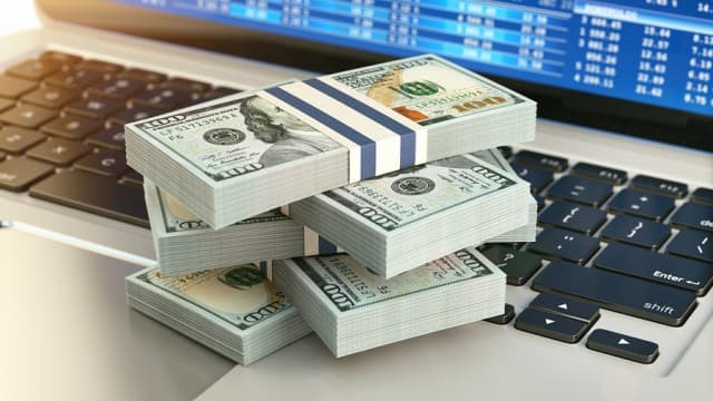 Carrols Restaurant Group (TAST) Flat As Market Sinks: What You Should Know