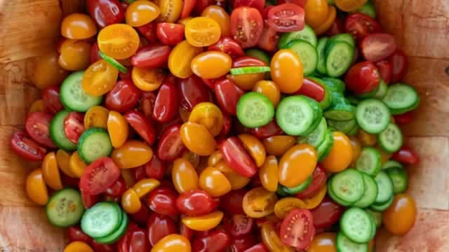 Compared to Estimates, Sweetgreen (SG) Q1 Earnings: A Look at Key Metrics