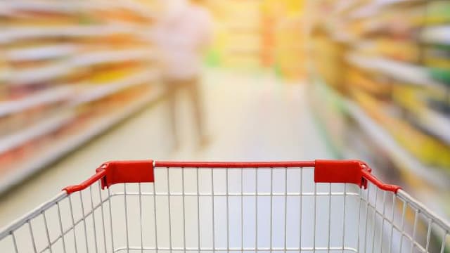 OLLI Q2 Earnings Beat Estimates on Tariff Refunds, Sales Miss