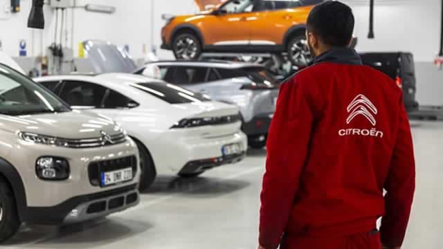 Stellantis (STLA) Stock Slides as Market Rises: Facts to Know Before You Trade