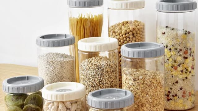 O-I Glass (OI) is a Top-Ranked Momentum Stock: Should You Buy?