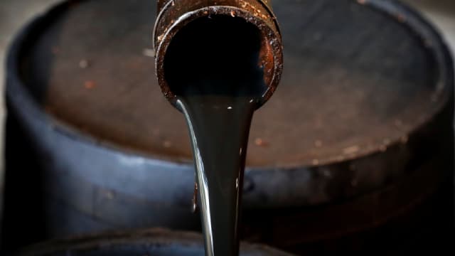 Natural Gas Leader Fuels Buy Point In Leaky Market. Triple-Digit Growth Sparks Big Demand.