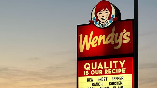 Can Wendy's Digital Sales Momentum Offset Weak Traffic?