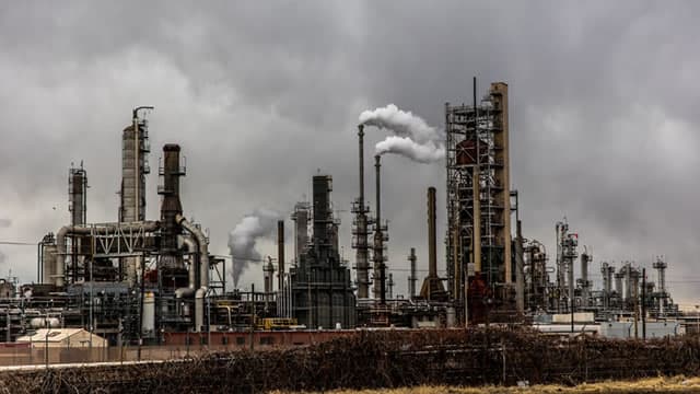 Natural Gas and Oil Forecast: WTI & Brent Bounce, NatGas Breakout — More Upside Ahead?