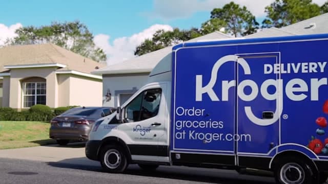 Kroger Slashes Sales Growth Outlook as Strained Consumers Pivot to Essentials