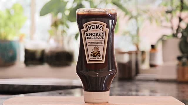 Kraft Heinz (KHC) Stock Drops Despite Market Gains: Important Facts to Note