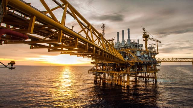 4 Stocks Trading Near 52-Week High With Room to Rise Further