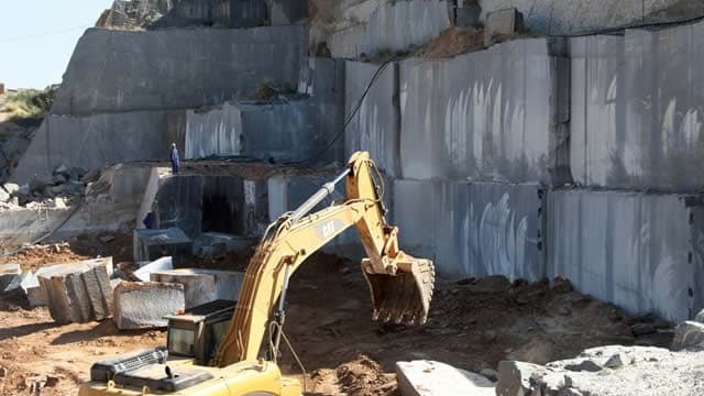 Is Clearway Energy (CWENA) Stock Outpacing Its Oils-Energy Peers This Year?