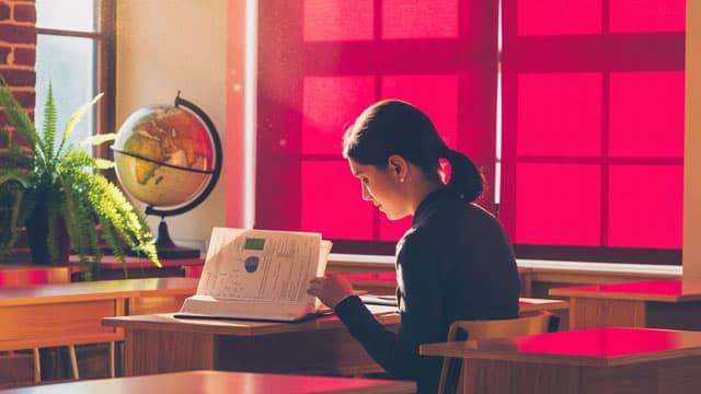 Can New Oriental (EDU) Run Higher on Rising Earnings Estimates?