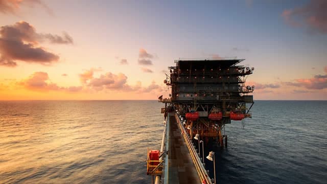 Hormuz Escalation Pays Refiners And Tankers Again