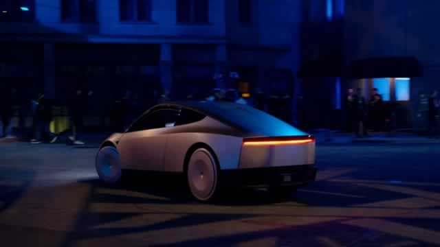 Why Is Tesla (TSLA) Down 1.9% Since Last Earnings Report?