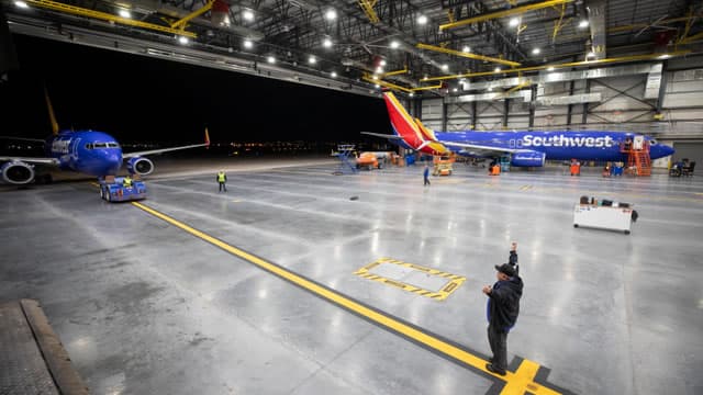 Southwest Airlines (LUV) Earnings Expected to Grow: Should You Buy?
