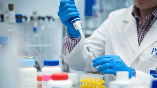 Pfizer (PFE) Advances While Market Declines: Some Information for Investors