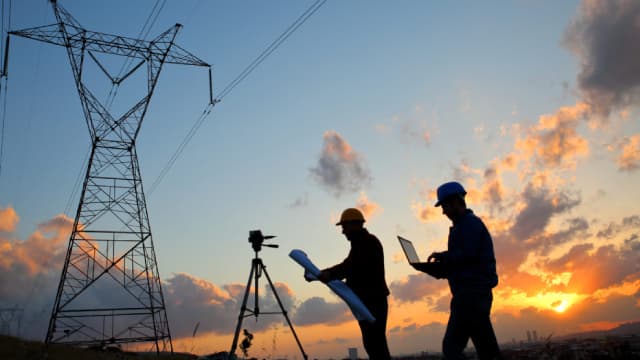 NRG Energy (NRG) Stock Drops Despite Market Gains: Important Facts to Note