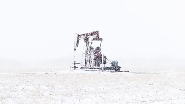 Oil Falls Amid Signs of Potential U.S.-Iran Deal