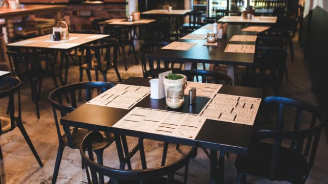 Insider Dumps 3,000 Shares of Restaurant Stock, Valued at $625,000